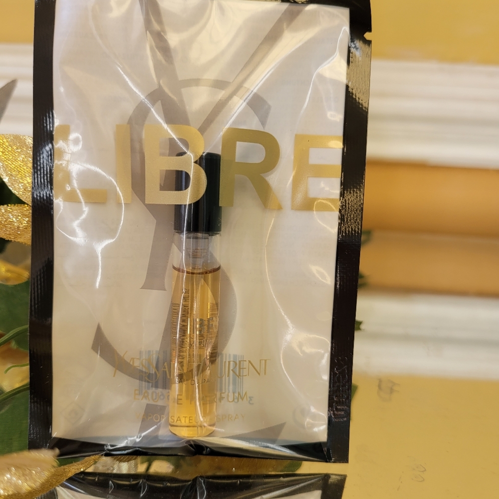 Yves Saint Laurent 3 ml - Picture 2 of 4